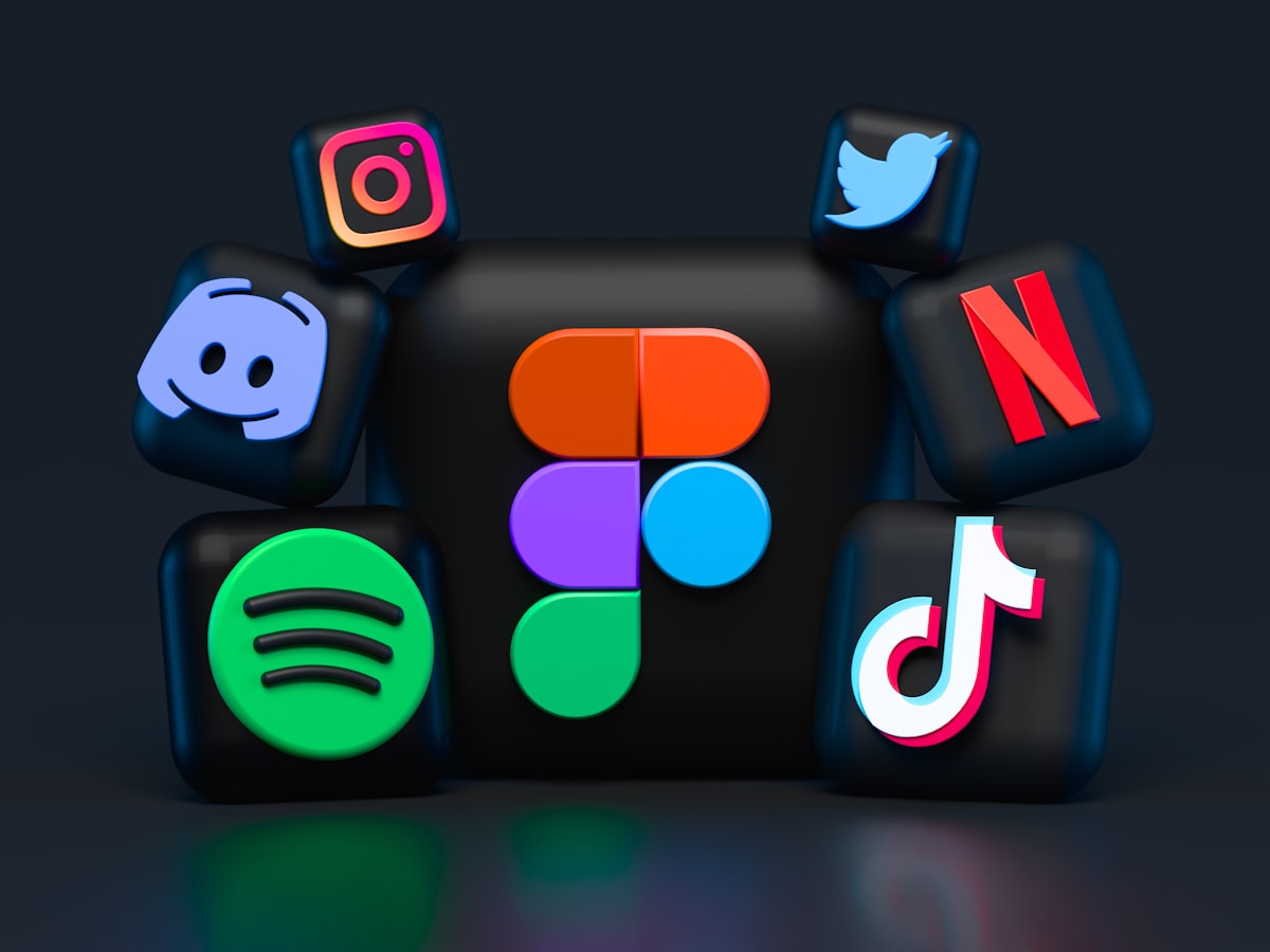 Social-Media-Apps auf dem Startbildschirm eines Smartphones
